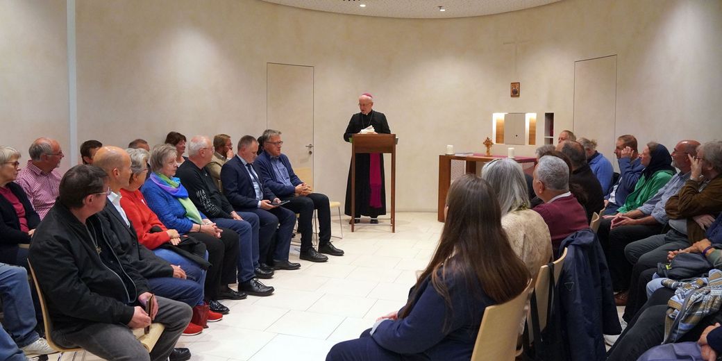 Übergabegottesdienst im Wiener Raum der Stille an die Evangelische Allianz Wien.