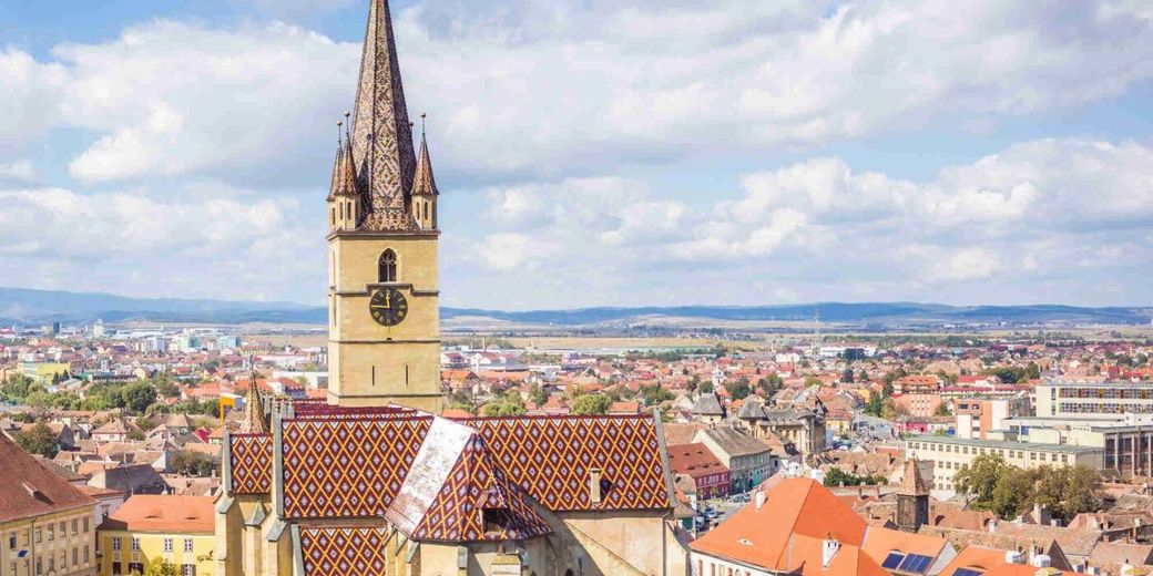 Etwa 250 Teilnehmende versammeln sich vom 27.8. bis 2.9. im rumänischen Hermannstadt/Sibiu zur Vollversammlung der Gemeinschaft Evangelischer Kirchen in Europa. Im Bild die Evangelische Stadtpfarrkirche, eines der ältesten gotischen Gebäude in Siebenbürgen.